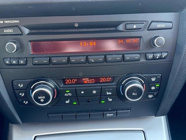 Foto 13 van BMW 3-serie 318i Business Line