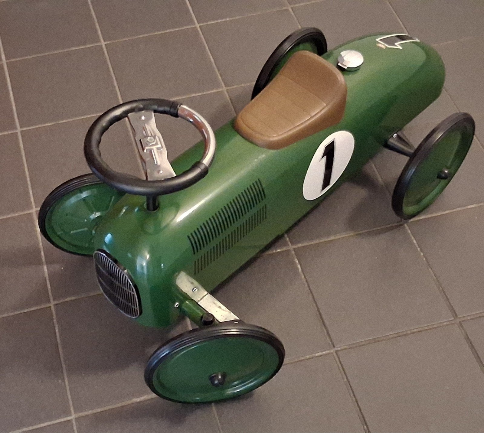 Groene retro loopauto met nummer 1, Ophalen, Gebruikt, Loopvoertuig