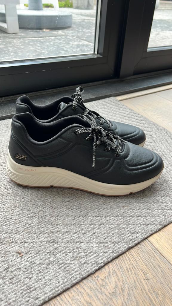 Zwarte Skechers schoenen - maat 41, Kleding | Dames, Schoenen, Zwart, Ophalen of Verzenden, Sneakers of Gympen, Zo goed als nieuw