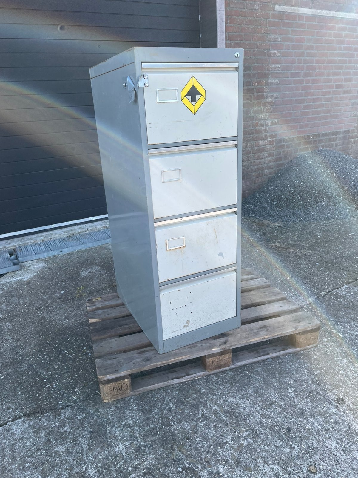 Ijzeren ladenkast, Ophalen, Gebruikt