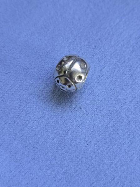 Pandora bedel LIEVEHEERSBEESTJE zilver, Ophalen of Verzenden, Zo goed als nieuw, Zilver, Pandora