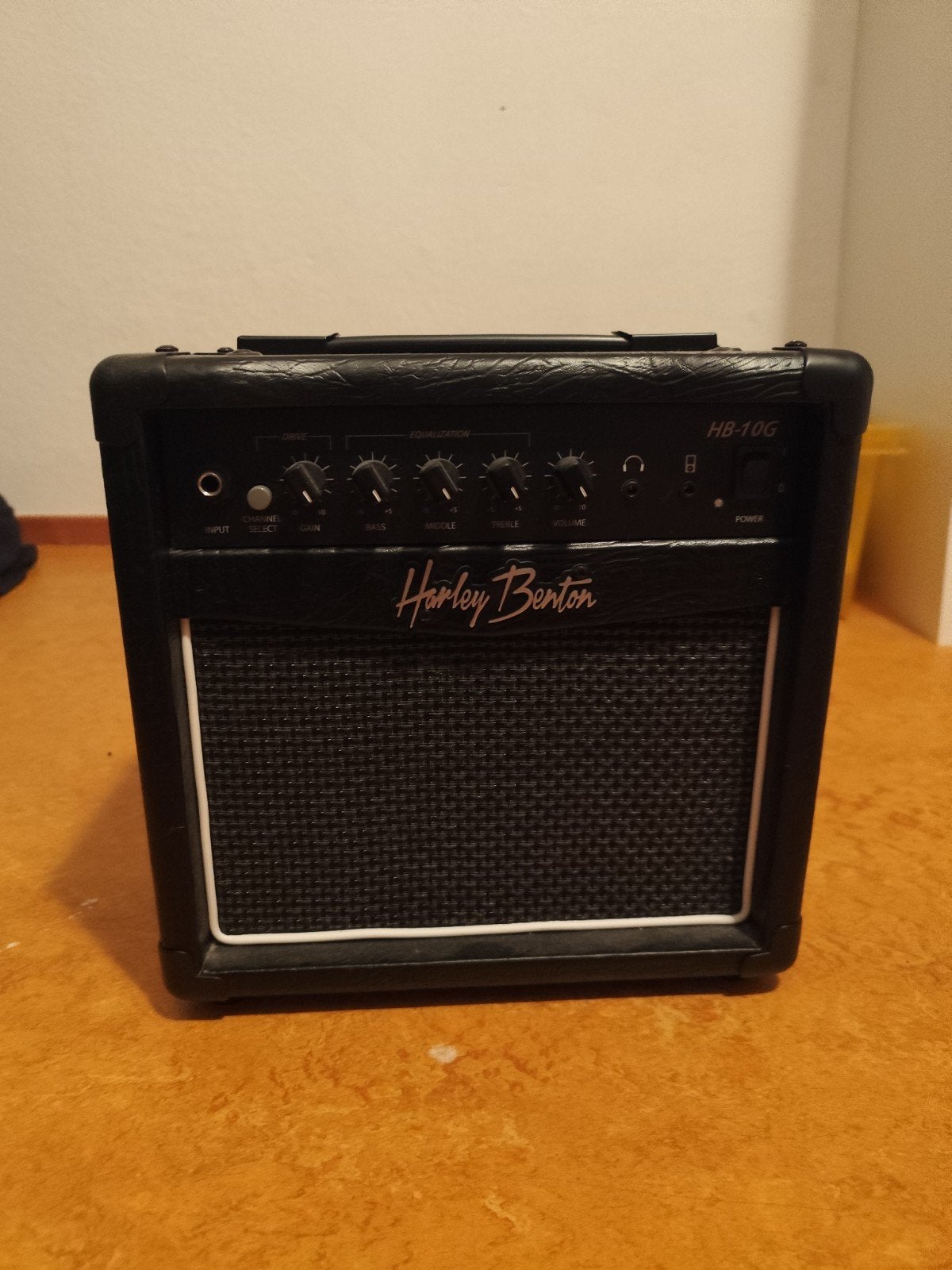 Harley Benton HB-10G Gitaarversterker, Muziek en Instrumenten, Ophalen of Verzenden, Zo goed als nieuw, Gitaar, Minder dan 50 watt
