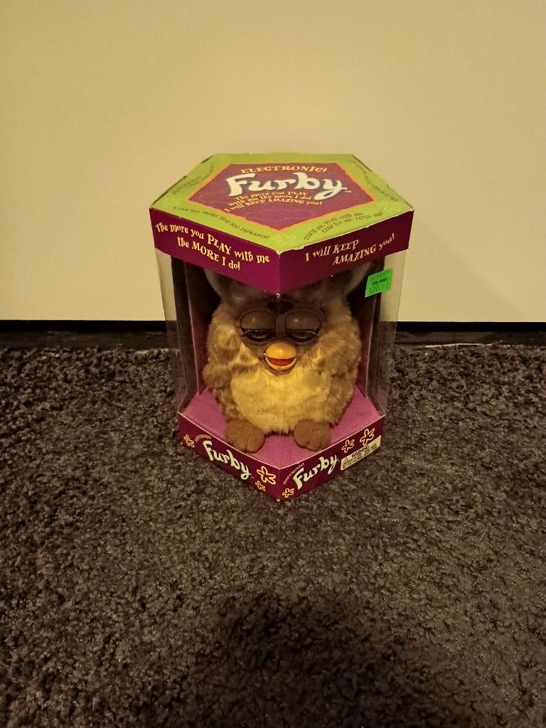 Furby Giraffe nieuw in doos, Verzamelen, Verzenden, Nieuw
