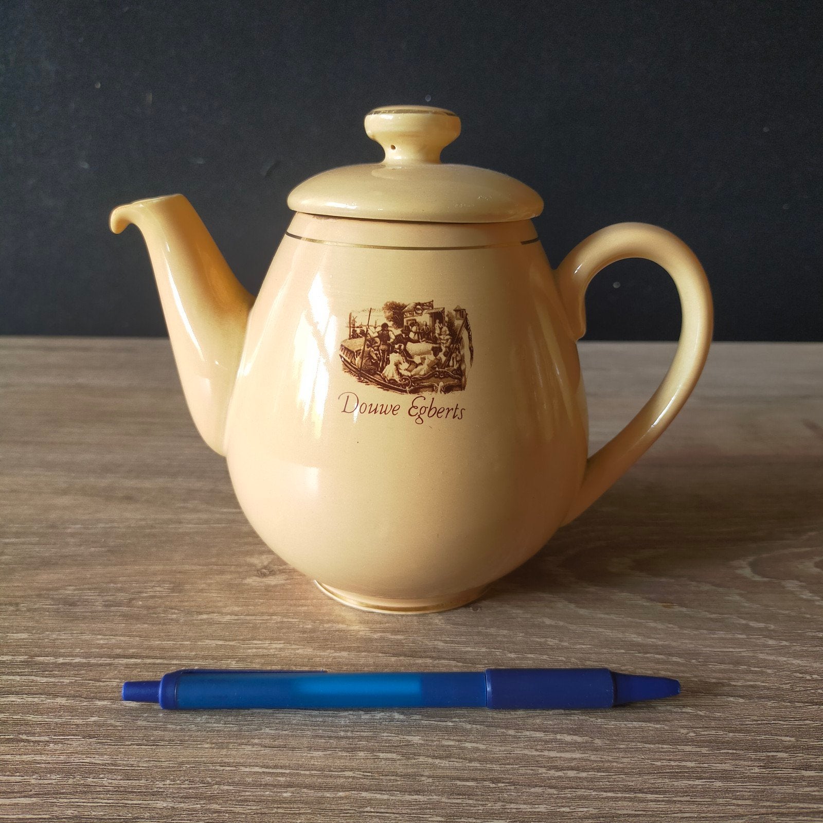vintage theepot van Douwe Egberts., Ophalen of Verzenden
