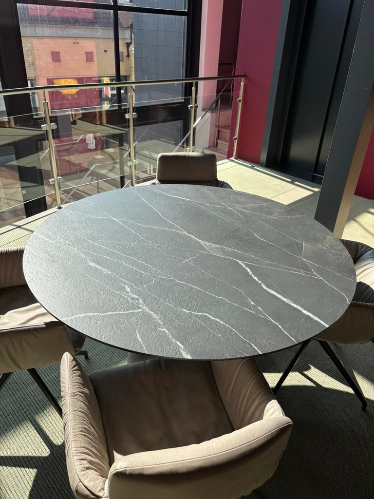 KFF Faye eetkamerstoelen rawhide leer & stervoet LP €1.600,-, Huis en Inrichting, Stoelen, Info@micheldethouars.nl, Nieuw, Ophalen of Verzenden