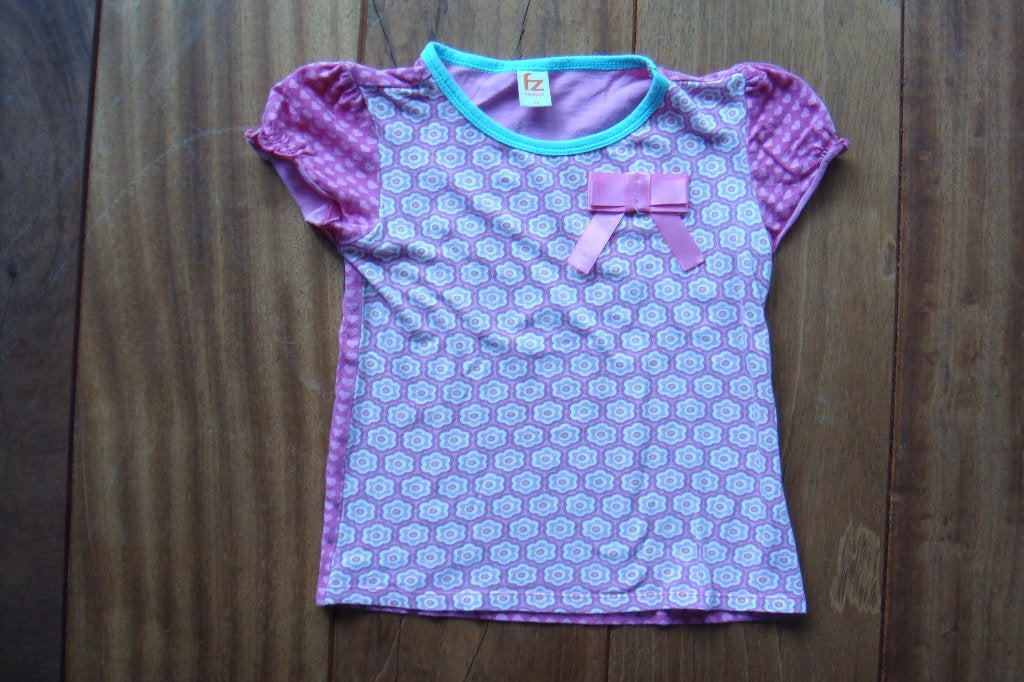 Frendz shirt maat 110 NIEUWSTAAT €1,50, Kinderen en Baby's, Kinderkleding | Maat 110, Meisje, Frendz, Ophalen of Verzenden, Zo goed als nieuw