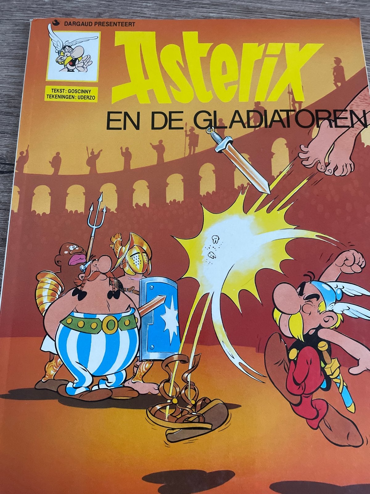 Asterix en de Gladiatoren - Klassiek stripboek, Eén stripboek, Ophalen of Verzenden, Gelezen