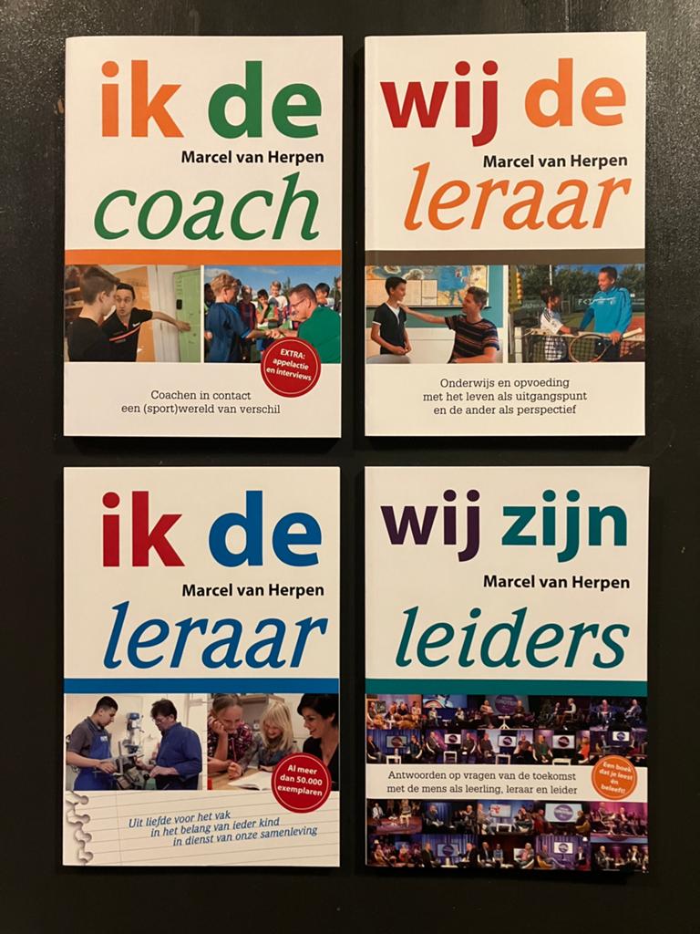4 x Marcel van Herpen, Ophalen of Verzenden, Nieuw