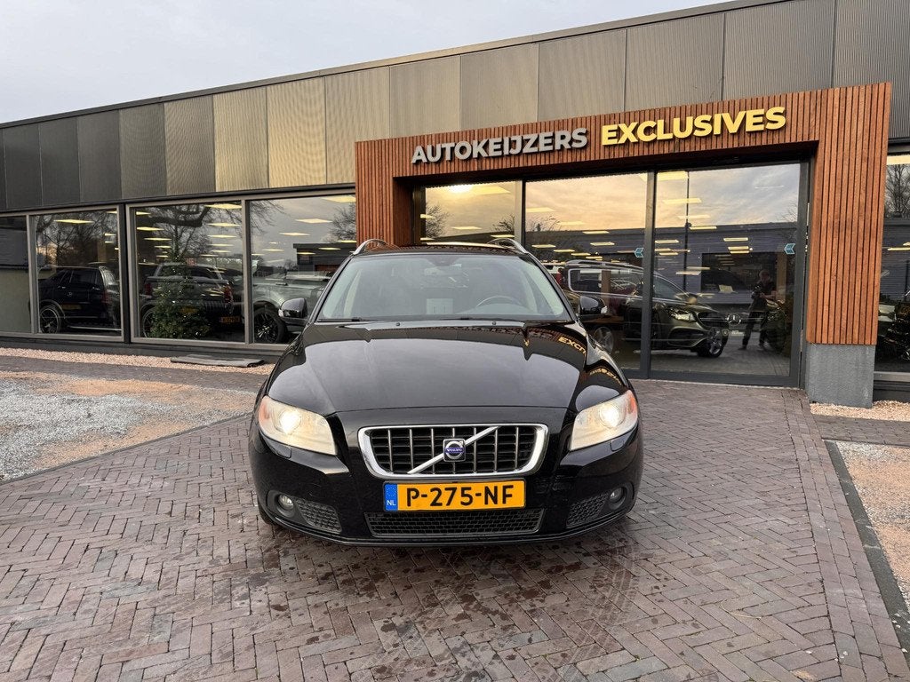 Volvo V70 3.2 Momentum youngtimer Leer Navi Memory, Auto's, Volvo, 238 pk, Zwart, 93 €/maand, Euro 4