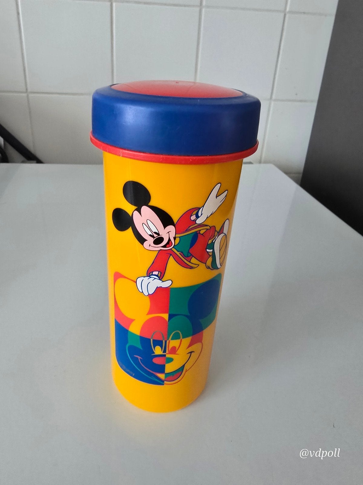 Tupperware Mickey Mouse Beker - Geel met Blauwe Deksel, Ophalen of Verzenden