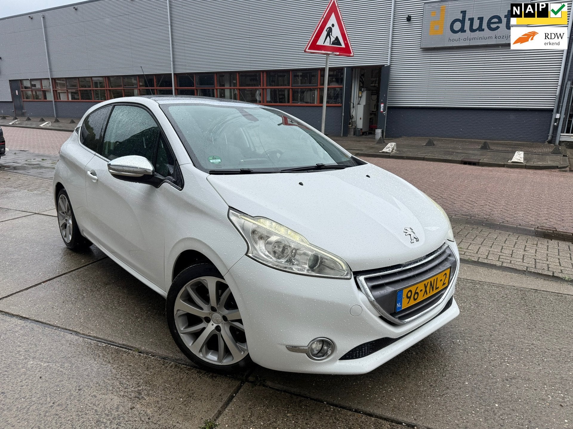 Peugeot 208 1.6 VTi Allure GLAS DAK CLIMA APK Half LEER, Voorwielaandrijving, Euro 5, 4 cilinders, 1055 kg