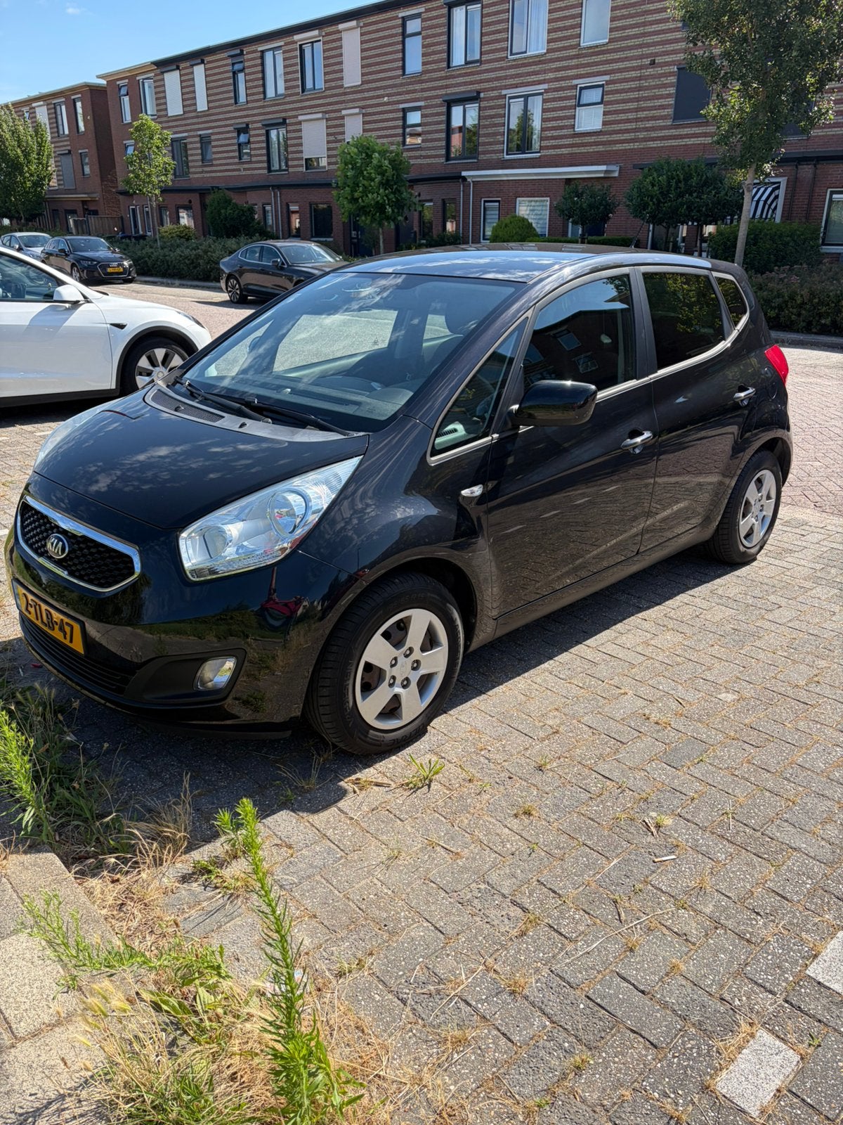 Kia Venga 1.6 Cvvt Automaat 2014 Zwart "WEINIG KM", Auto's, Kia, 1169 kg, 1591 cc, 4 cilinders, USB