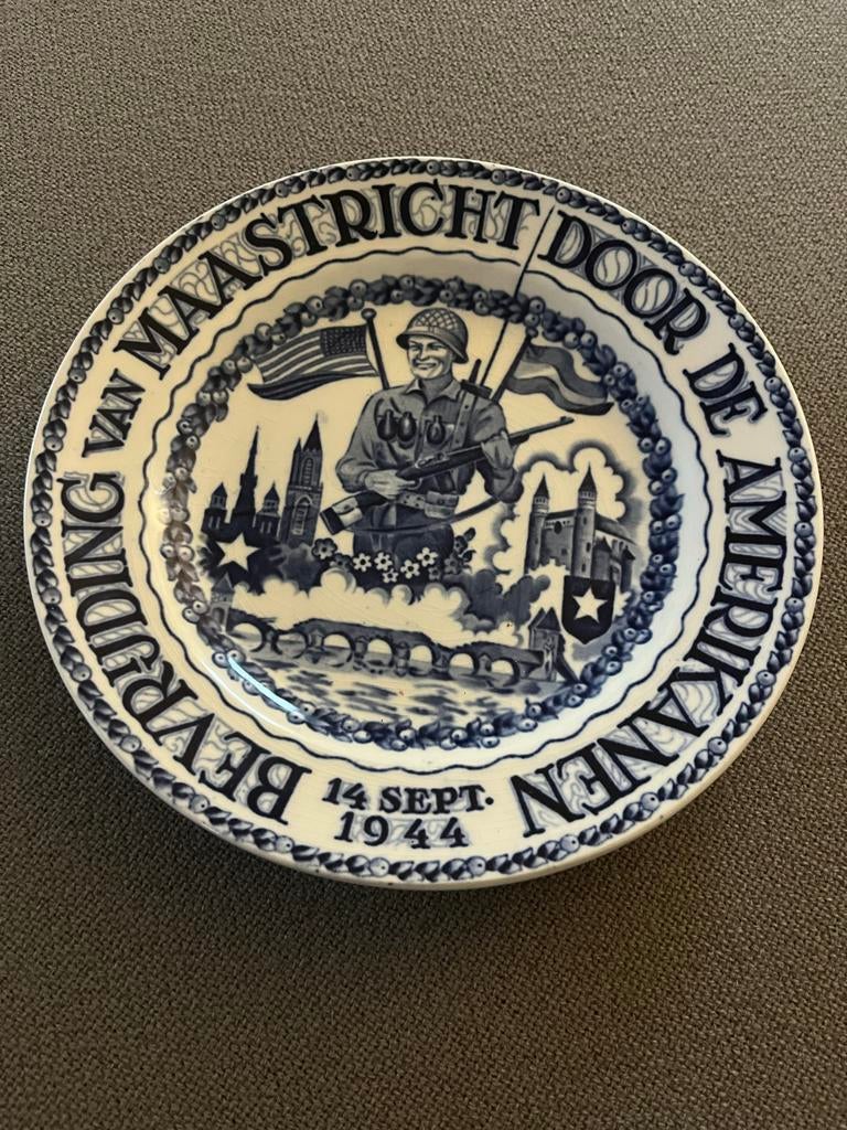 Historisch Maastricht Bevrijdingsbord 1944, Verzamelen, Militaria | Tweede Wereldoorlog, Ophalen of Verzenden, Nederland, Kunstobject
