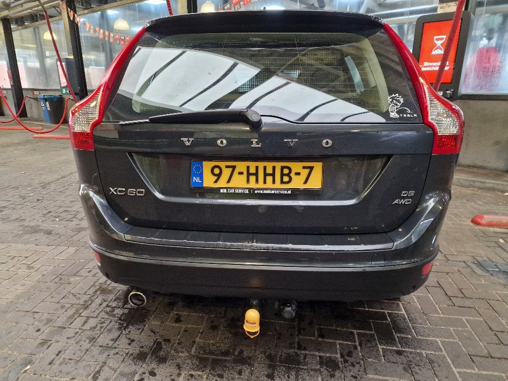 Volvo XC60 2.4 D5 AWD 2008 Grijs Panoramadak AWD, Auto's, 13 km/l, 1800 kg, Beige, 197 €/maand