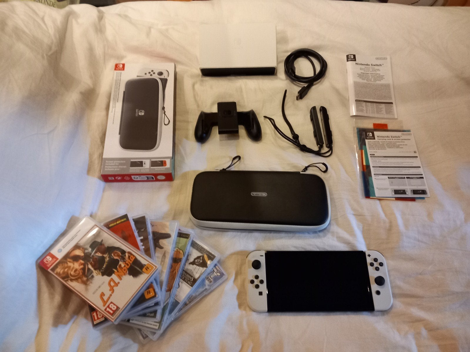 complete switch 1 oled met 11 games en 128GB SD kaart, Switch OLED, Ophalen of Verzenden, Zo goed als nieuw, Met harde schijf