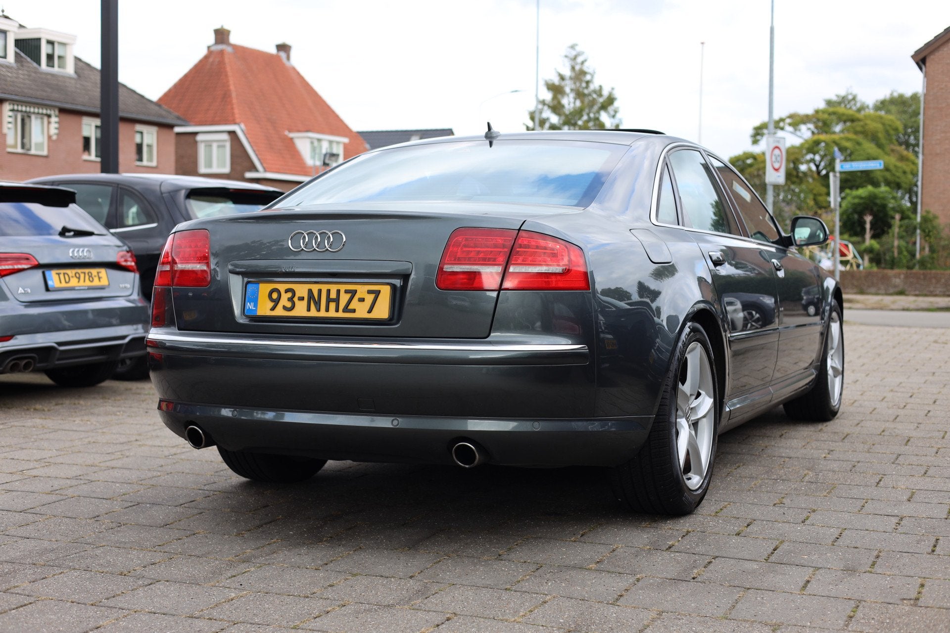 Audi A8 2.8 FSIe AUT I LEDER I ACC I NAVI I 19 INCH, Auto's, Gebruikt, Zwart, 2773 cc, Leder