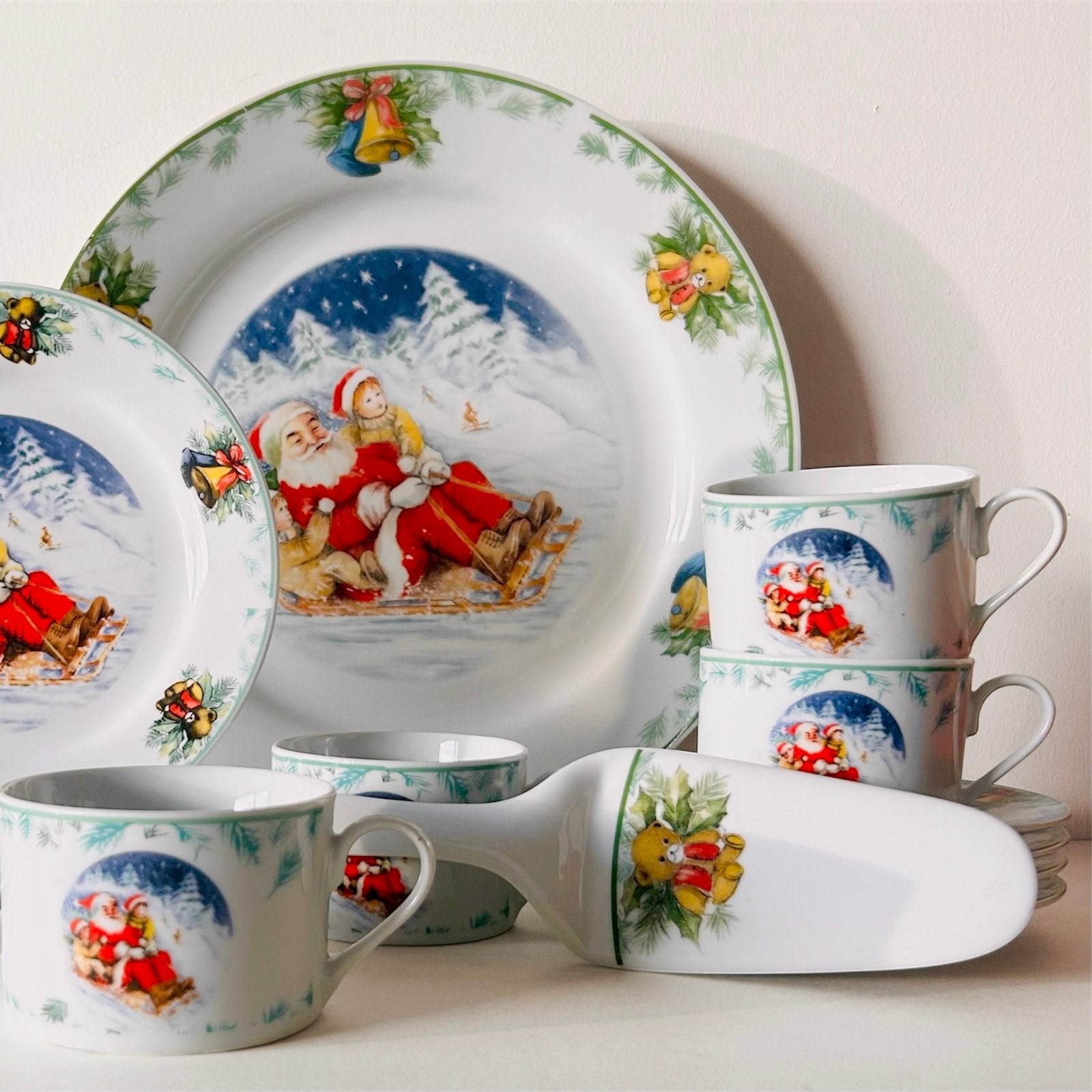 Siaki Ontbijt Kerstservies met Gebakschaal en Taartschep, Overige merken, Klassiek, Ophalen of Verzenden, Zo goed als nieuw