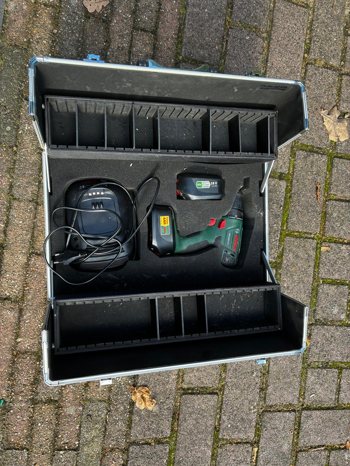 Bosch PSR 1820 LI-2 Accuboormachine met koffer en lader, Ophalen, 600 watt of meer, Variabele snelheid, Zo goed als nieuw