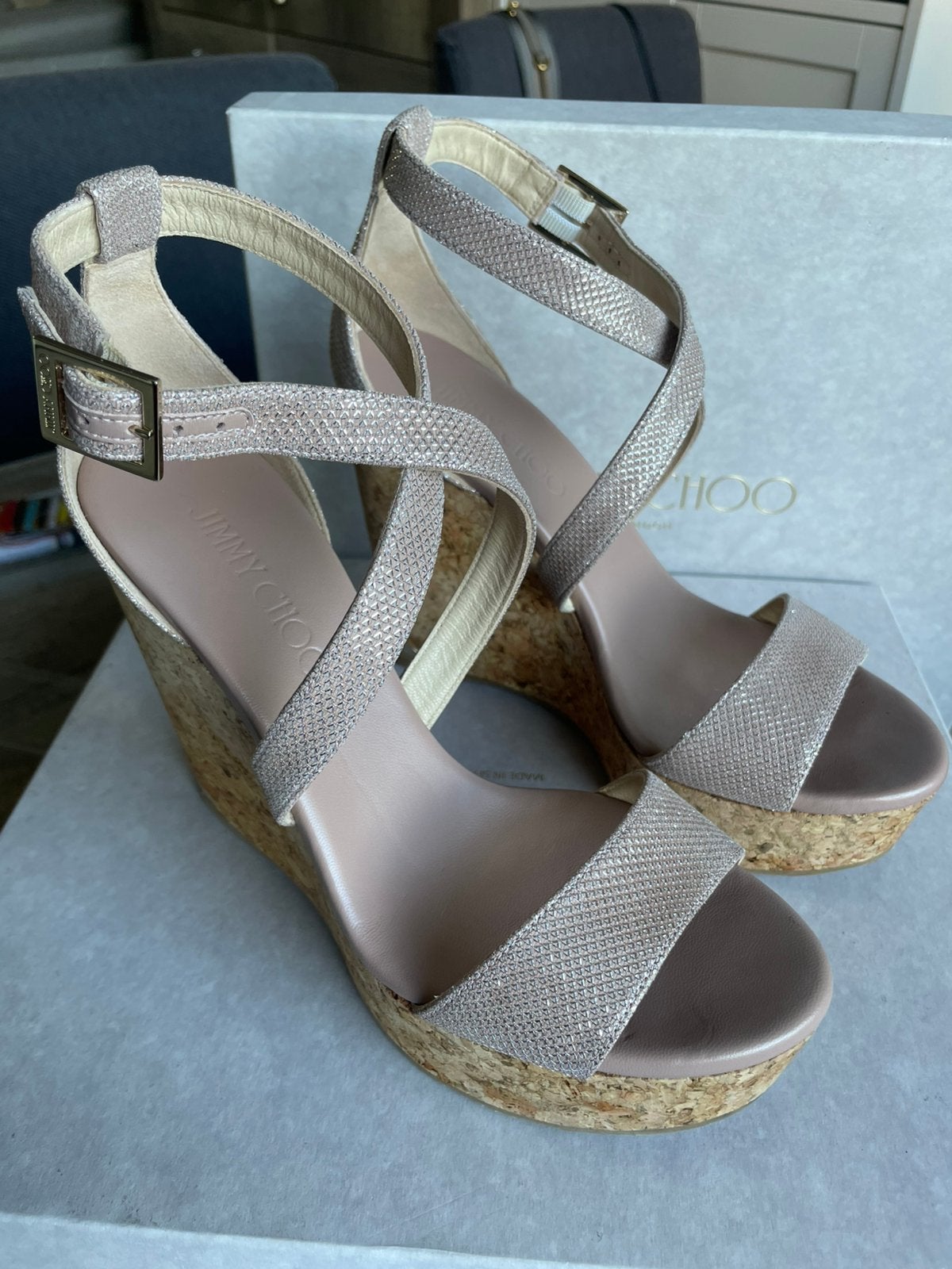 Jimmy Choo, Beige, Overige typen, Ophalen of Verzenden, Zo goed als nieuw