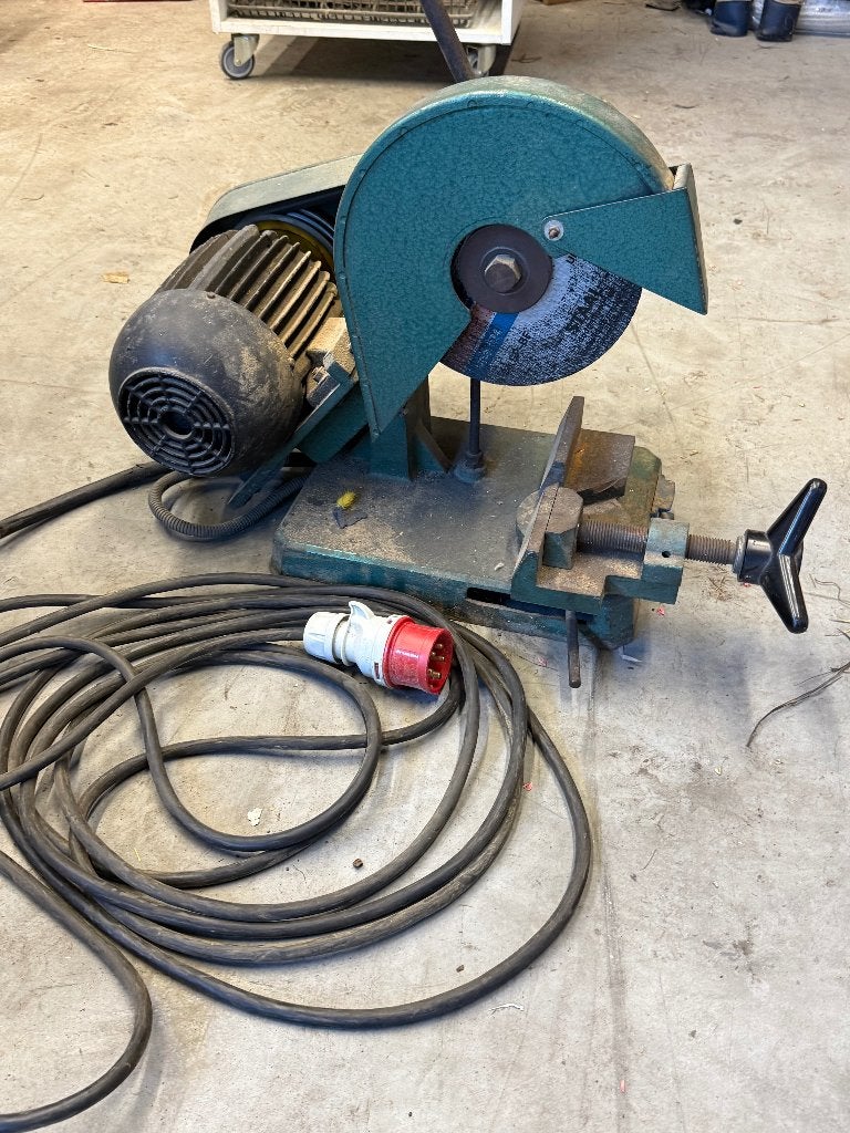 afkortzaag staal 380Volt, Doe-het-zelf en Verbouw, Gereedschap | Zaagmachines, Ophalen, Gebruikt, Afkortzaag, 30 tot 70 mm
