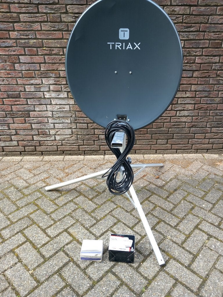 Triax schotel antenne mobiel met standaard div. toebehoren, Audio, Tv en Foto, Schotelantennes, Ophalen, Gebruikt, (Schotel)antenne-accessoires