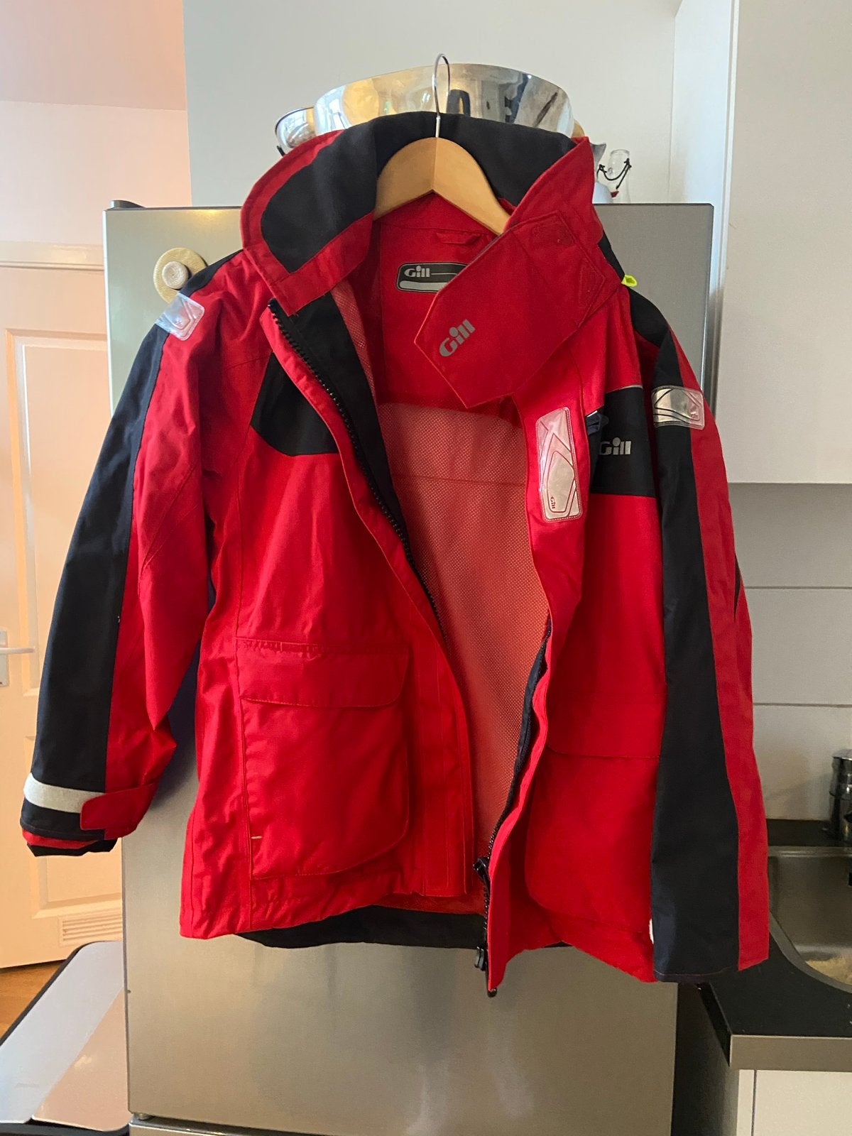Gill Coast Jacket Zeiljack - Rood/Zwart, Ophalen of Verzenden, Zo goed als nieuw, Dame of Heer, Zeiljack