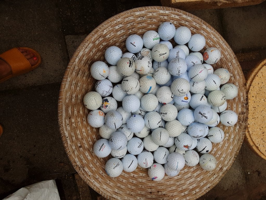 100 Golfballen, Ophalen of Verzenden, Gebruikt, Bal(len)