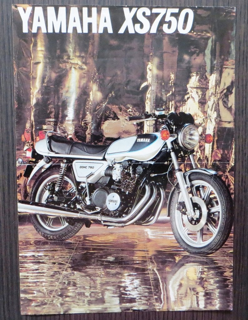 Flyer Yamaha XS 750 - 1977 - 2 blz (Engels), Verzenden, Yamaha