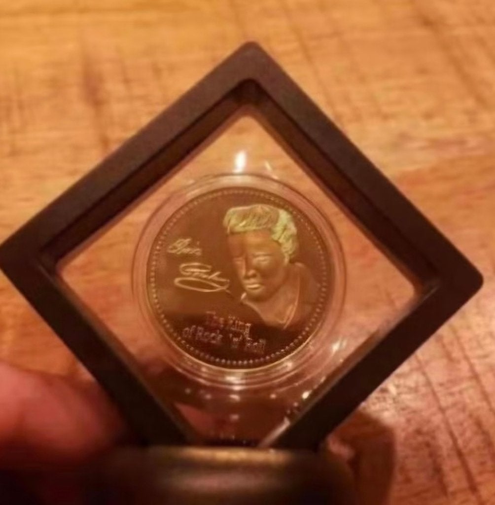 Elvis Presley coin / munt in display box., Ophalen of Verzenden, Nederland, Munten