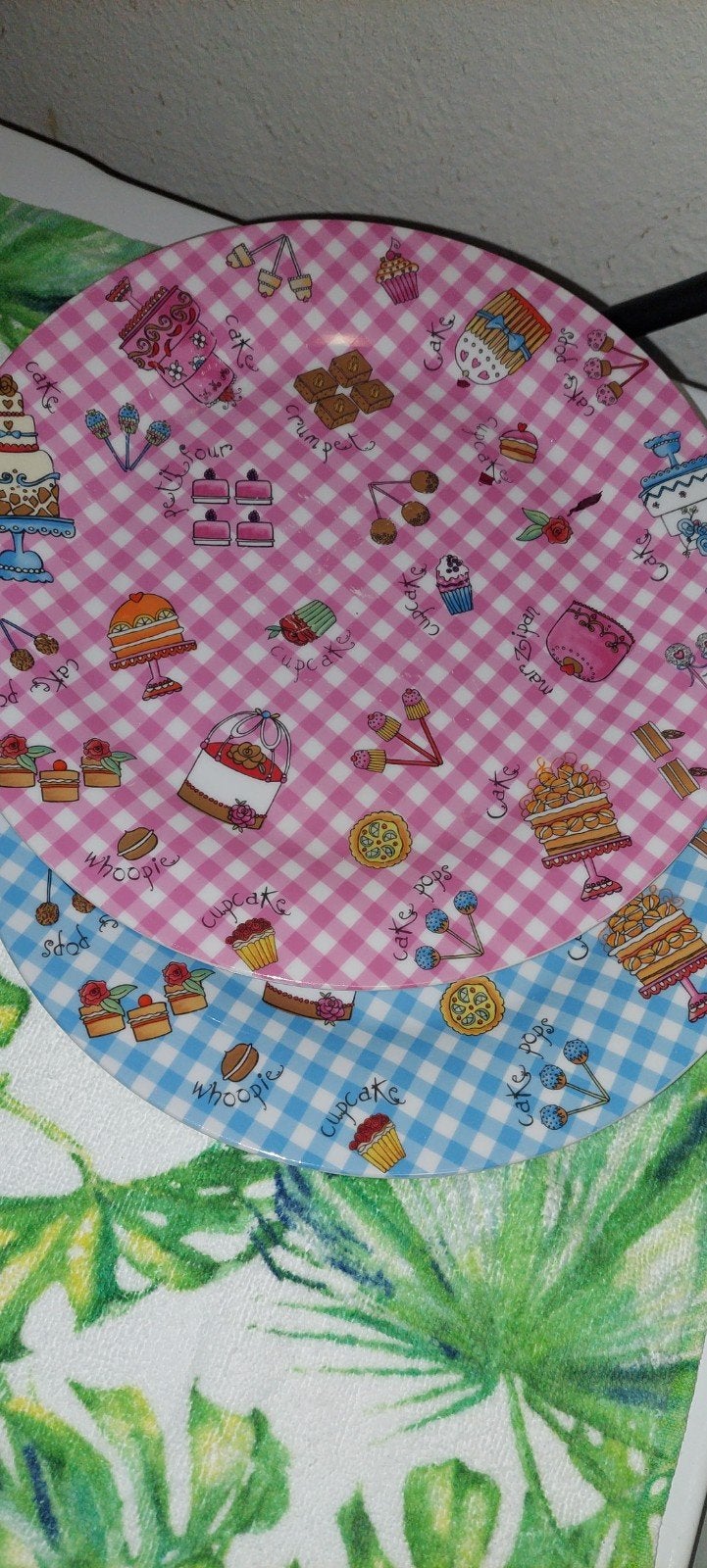 Cupcake Party bordje van Xenos 2, Huis en Inrichting, Keuken | Servies, Ophalen, Overige merken, Keramiek, Zo goed als nieuw
