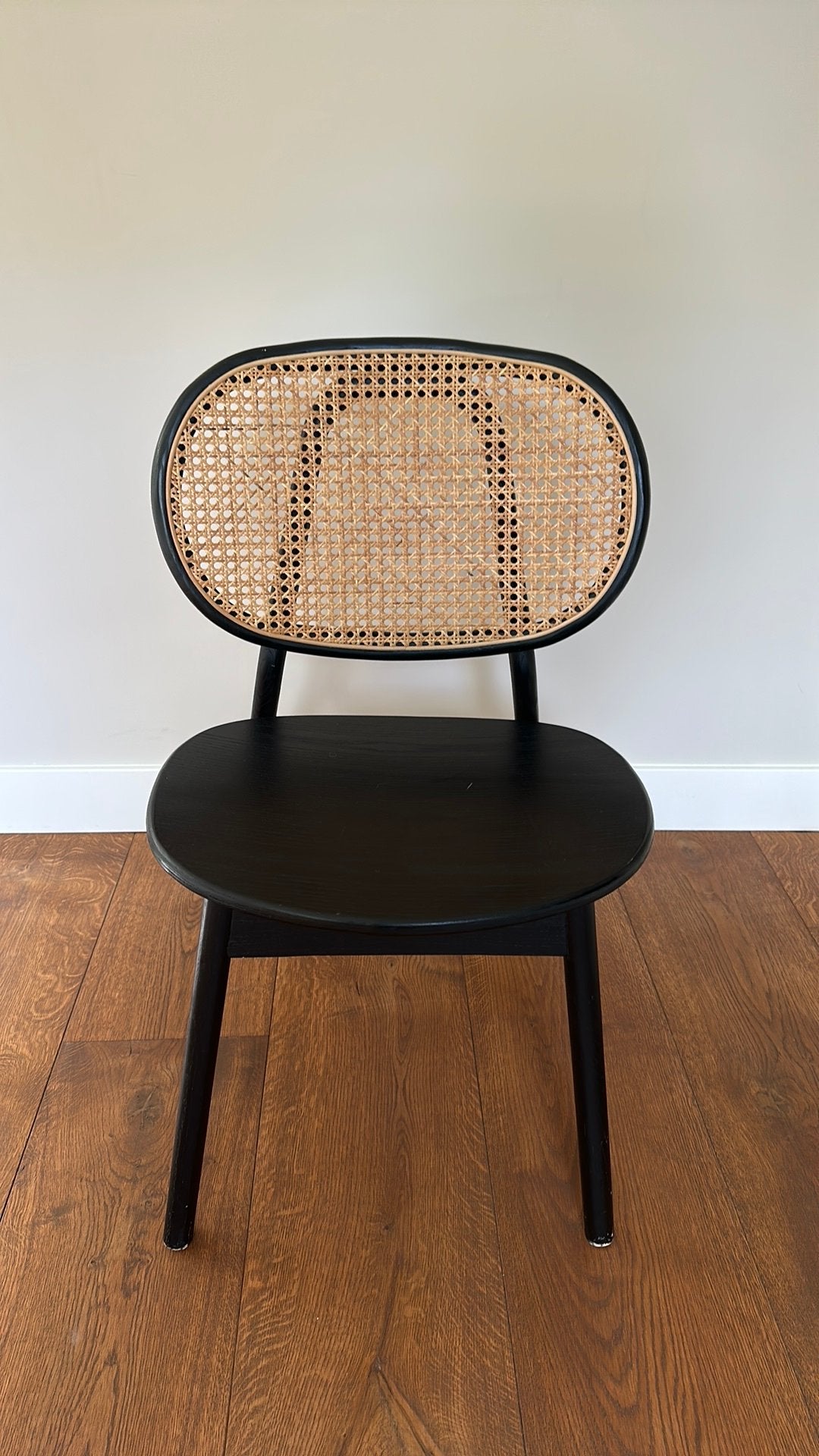 Trendy and timeless chairs, Huis en Inrichting, Ophalen, Zwart, Zo goed als nieuw, Vier