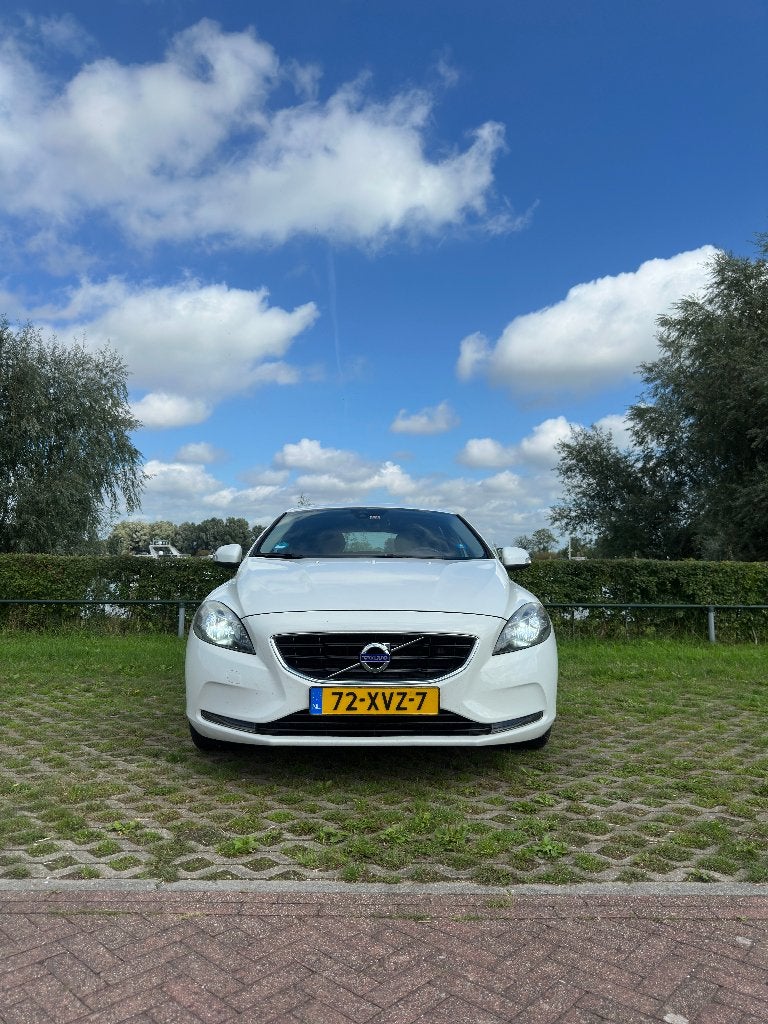 Volvo V40 1.6 D2 115PK 2012 Wit NAP Goed Onderhouden, Auto's, Voorwielaandrijving, Zwart, 4 cilinders, 1257 kg