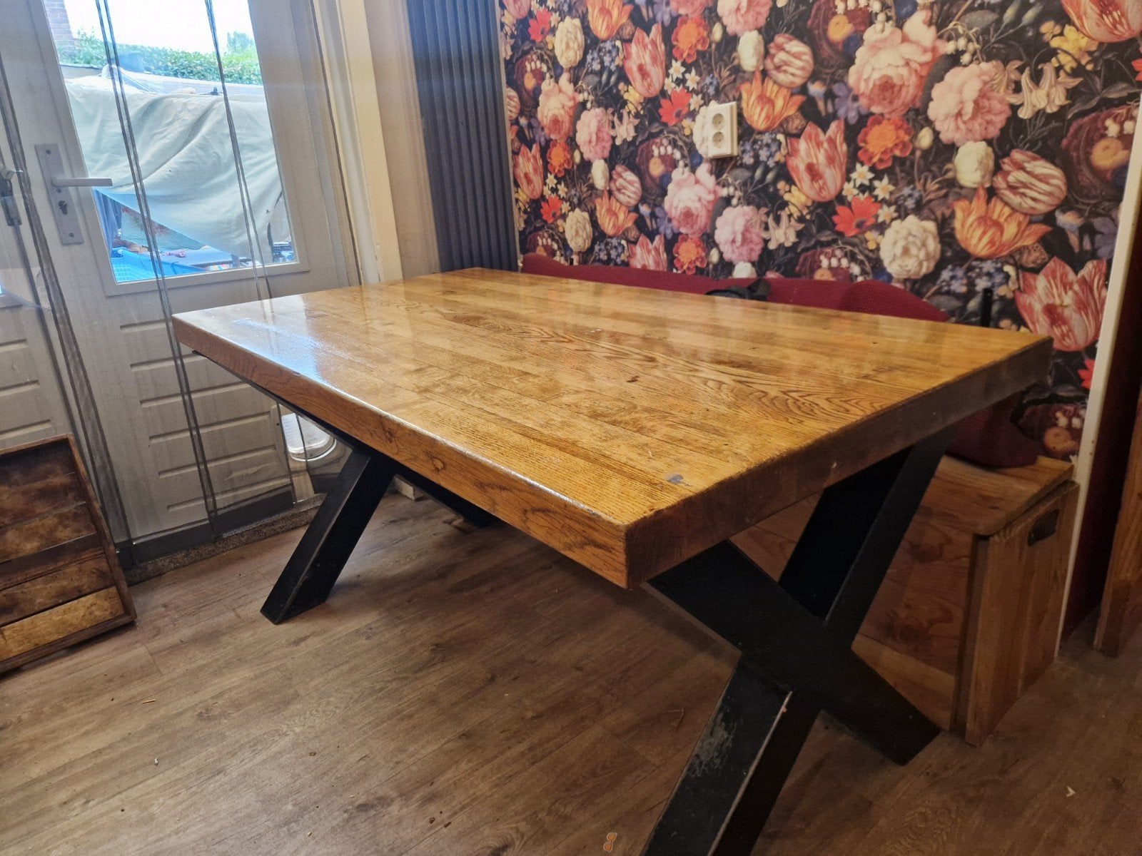 Robuuste eettafel met eikenhouten blad en metalen X-poten, Ophalen, Gebruikt, 50 tot 100 cm, 150 tot 200 cm