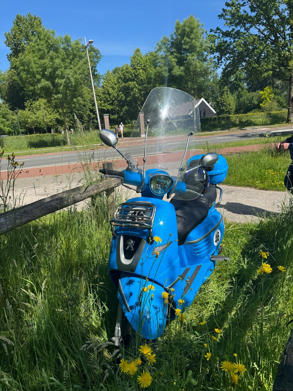 Peugeot  django 2017 Scooter - Zo goed als nieuw, Fietsen en Brommers, Scooters | Peugeot, Maximaal 45 km/u, Ophalen of Verzenden