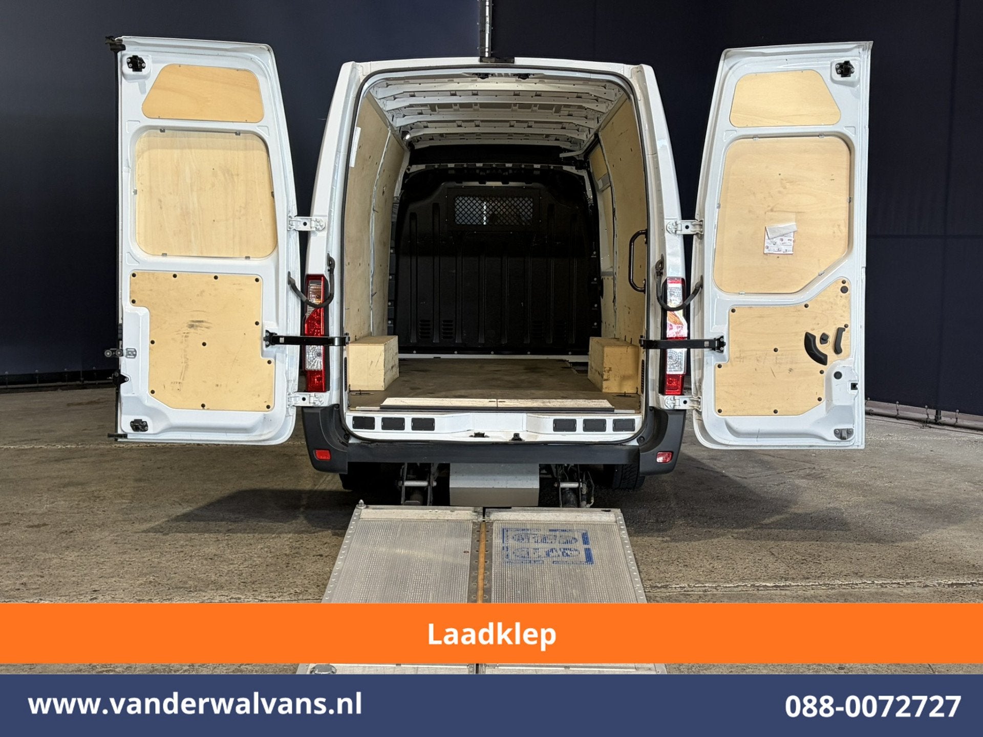 Renault Master 2.3 dCi 131pk L4H2 *Laadklep* Euro6 Airco | L, Voorwielaandrijving, Gebruikt, 4 cilinders, Renault