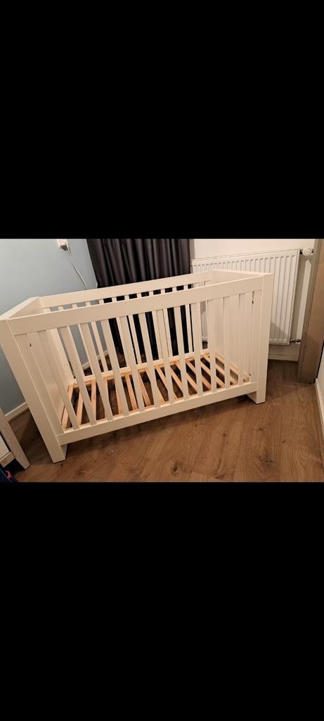 Ledikant en commode, Kinderen en Baby's, Kinderkamer | Complete kinderkamers, Ophalen, Gebruikt, Jongetje of Meisje