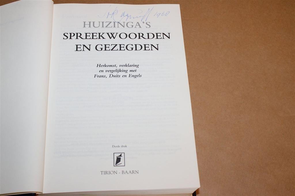 Huizinga Spreekwoorden — Betekenis & Herkomst Naslagwerk, Ophalen of Verzenden, Gelezen, Van Dale