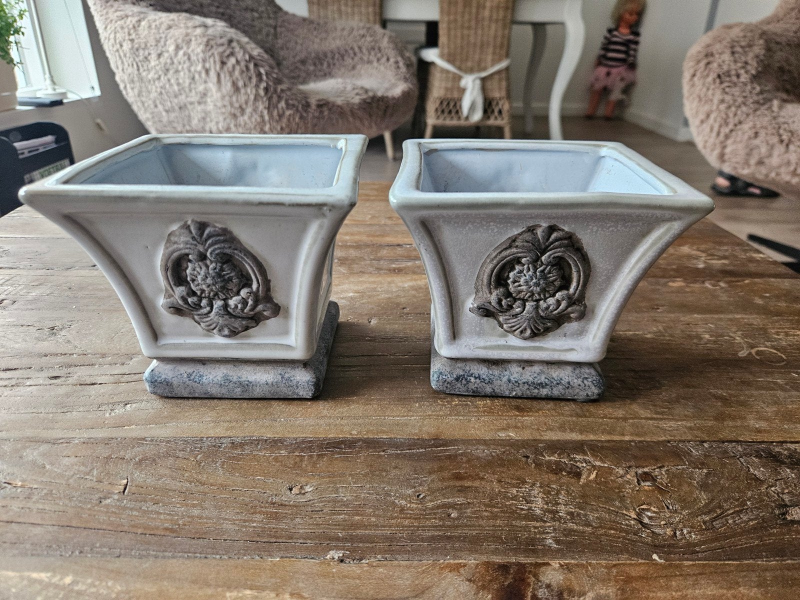 2 leuke bloempotjes, hoogte 12 cm, Vierkant, Binnen, Ophalen of Verzenden, Aardewerk