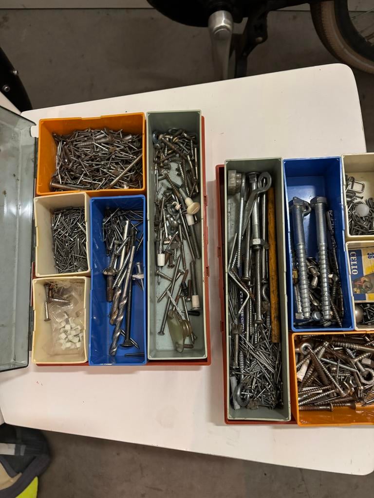 Schroeven, spijker, boren ect, Ophalen, Gebruikt, Overige typen, Minder dan 50 mm