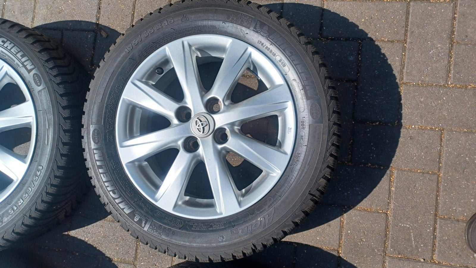 sportvelgen winterbanden toyota yaris 175 65 15 4x100 Michel, Ophalen, Gebruikt, 15 inch, 175 mm