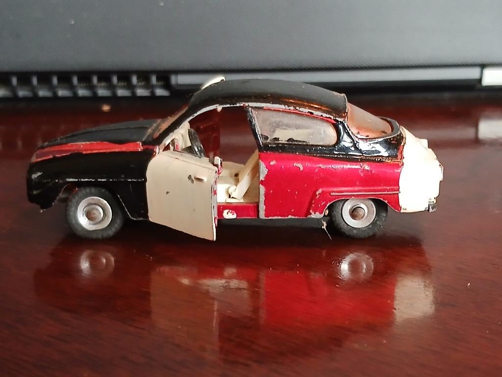 Dinky toys Saab 96 driekleur, Ophalen of Verzenden, Gebruikt, Auto, Dinky Toys