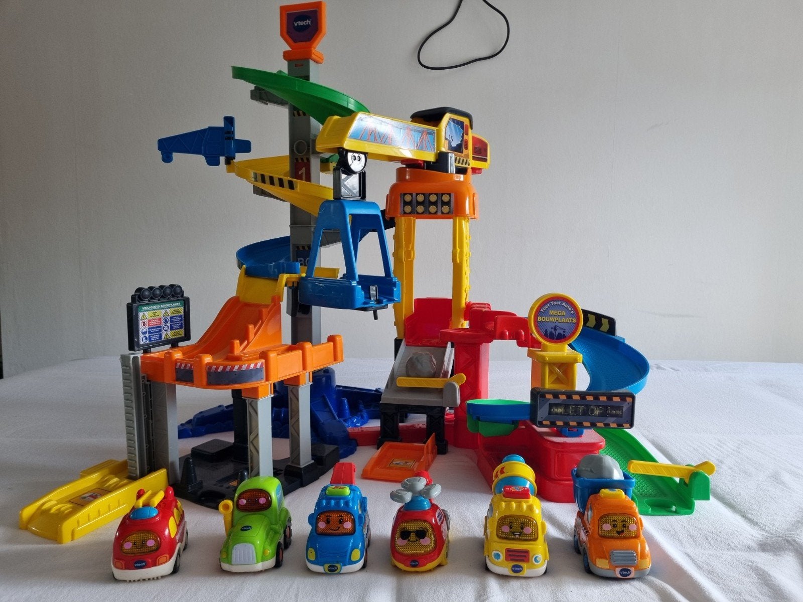 VTech Toet Toet Auto's Garage met 6 auto's, Ophalen, Gebruikt, 6 maanden tot 2 jaar