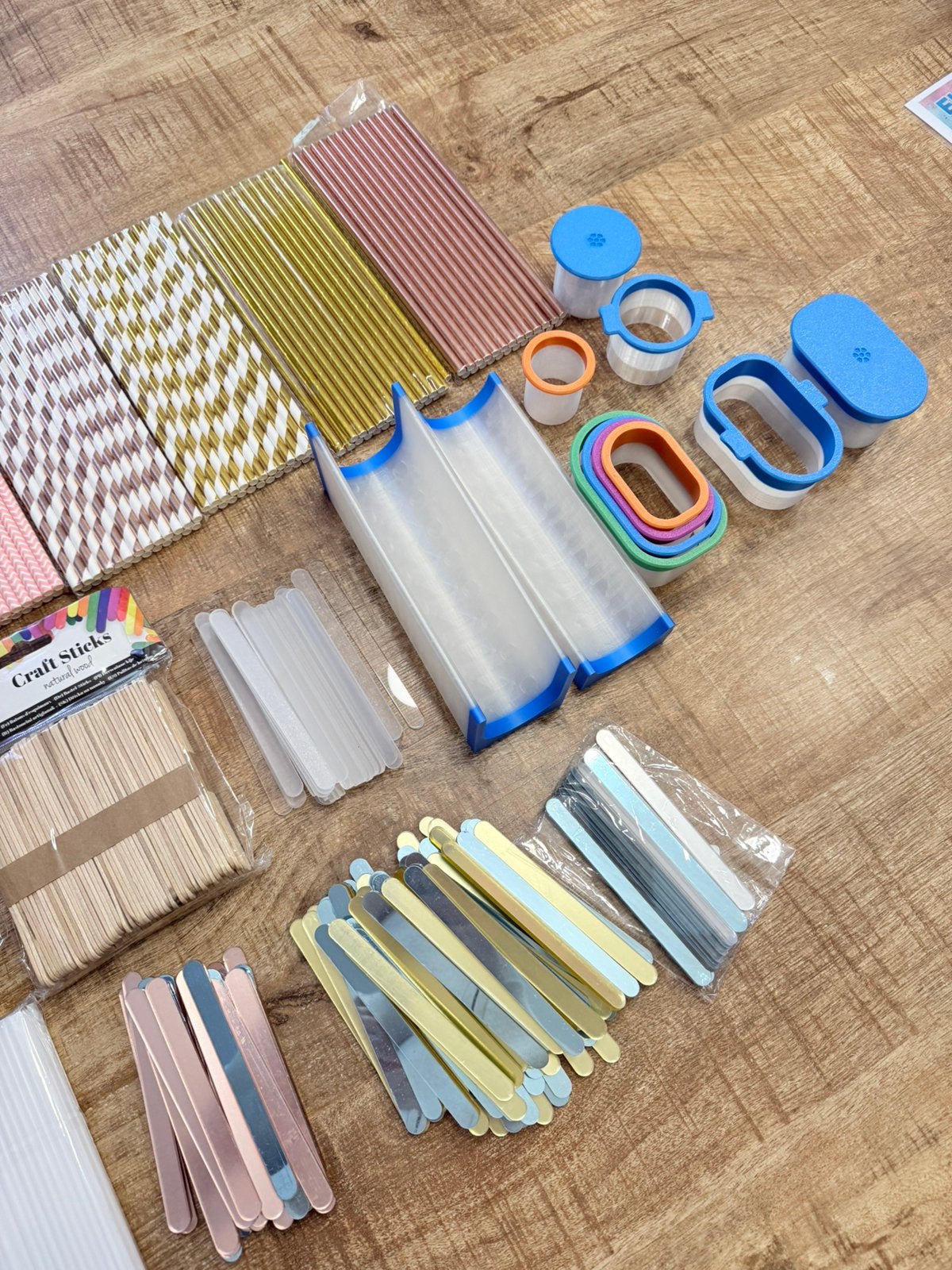 DaisyMakes Cake Pop & Cakesicle Starterset + extras, Ophalen of Verzenden, Zo goed als nieuw, Cupcakes, Bakvorm