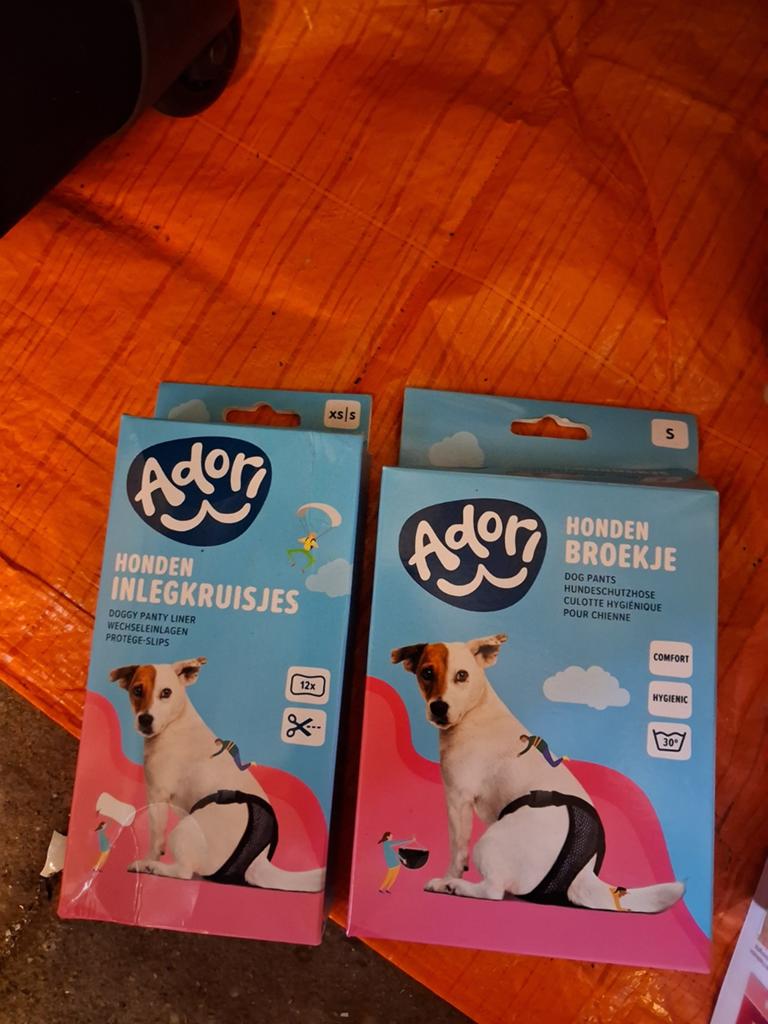 Nieuwe hondenbroekje en inlegkruisjes maat s, Ophalen of Verzenden, Nieuw