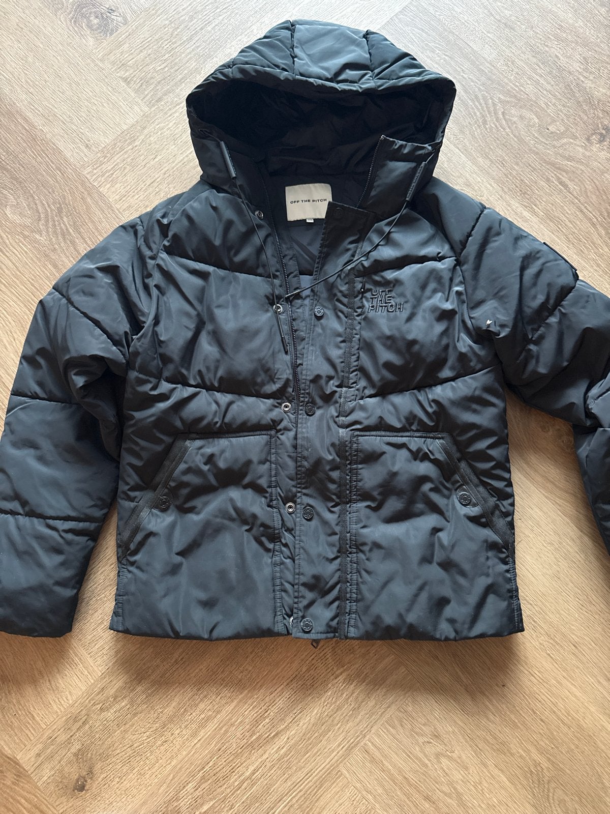 Off The Pitch Puffer Jacket Zwart Maat XS, Ophalen, Zo goed als nieuw, Maat 46 (S) of kleiner, Zwart