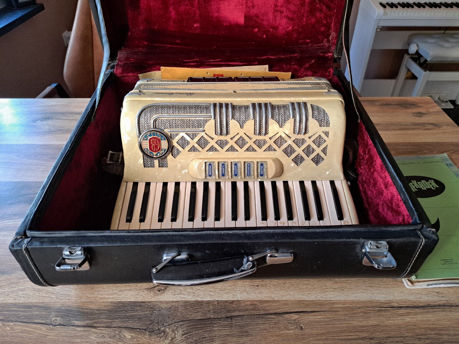 Vintage Italia accordeon met koffer en bladmuziek, Overige merken, Gebruikt, Overige formaten, Met koffer
