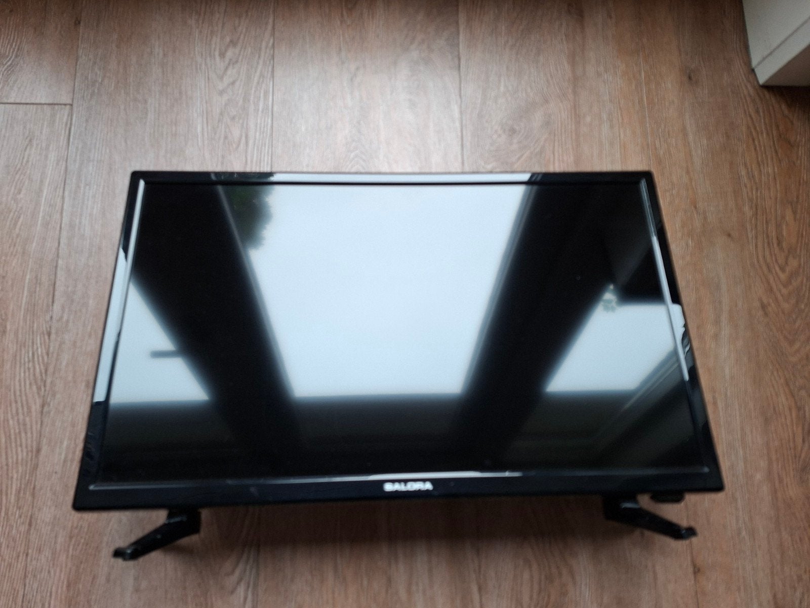 Salora 24" HD LED TV, 50 Hz, HD Ready (720p), 60 tot 80 cm, Ophalen