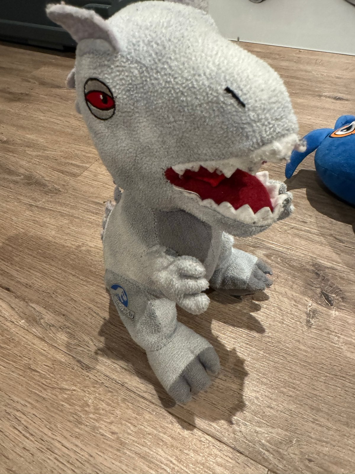 Originele Jurassic World Indominus Rex knuffel, Overige merken, Grijs, Ophalen of Verzenden, Zo goed als nieuw