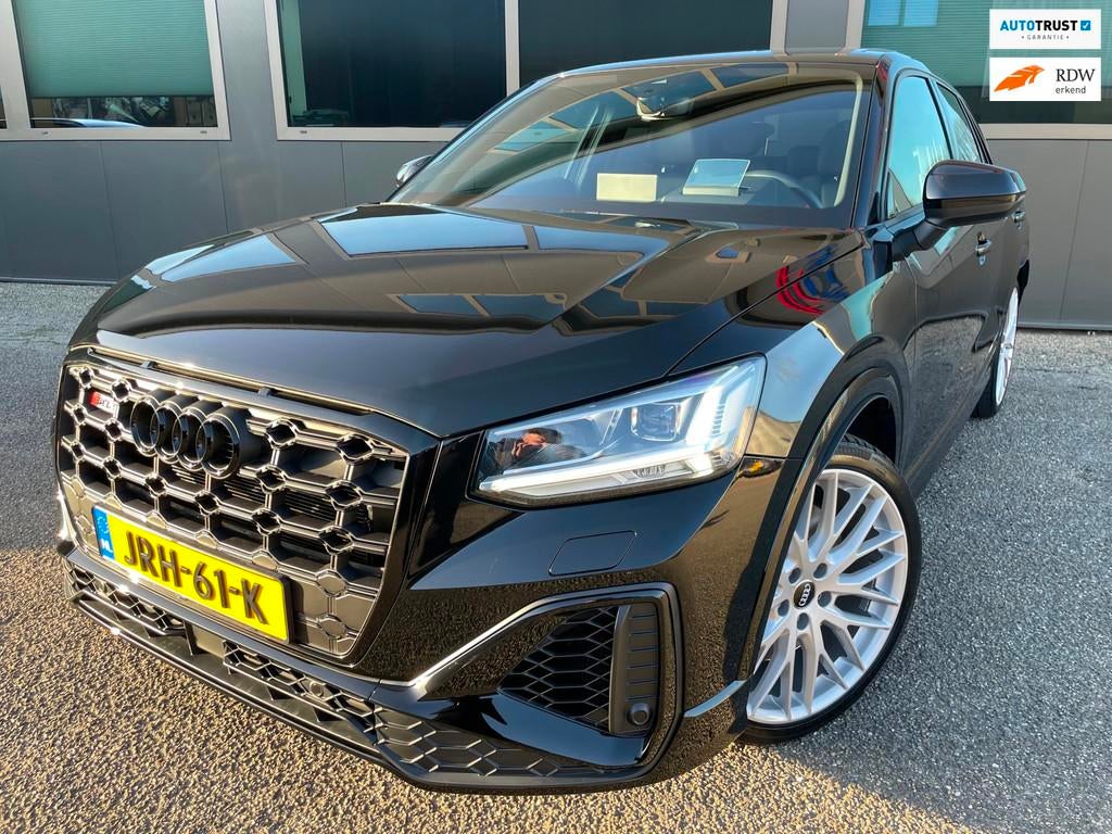 Audi SQ2 2.0 TFSI Pano camera boekjes zeer apart en netjes 1, Auto's, Audi, Automaat, Gebruikt, 4 cilinders, Zwart
