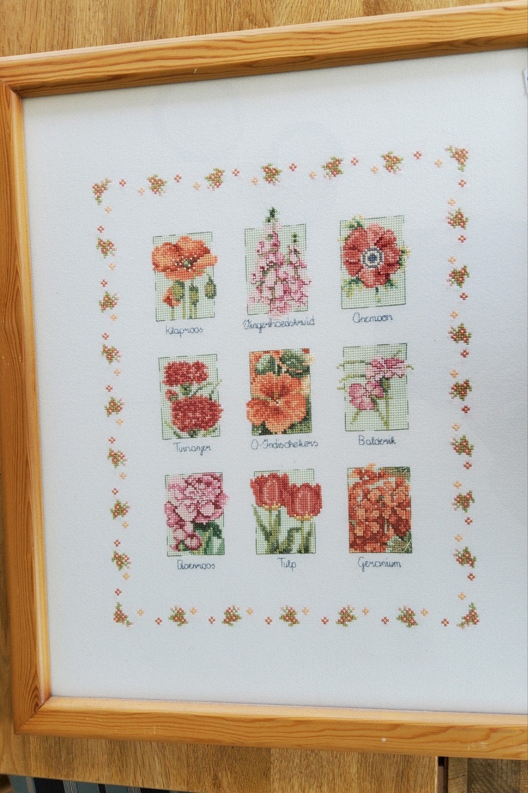 Geborduurd schilderij zomerbloemen,  55 cm hoog, 47 cm breed, Minder dan 50 cm, 50 tot 75 cm, Ophalen of Verzenden, Zo goed als nieuw